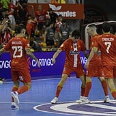 Motta grita el gol de la victoria contra el Barça ante la presencia de Darío, Mellado y Gon.