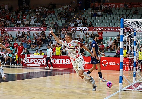Marcel celebra su gol ante el Córdoba en la jornada 1 de liga.