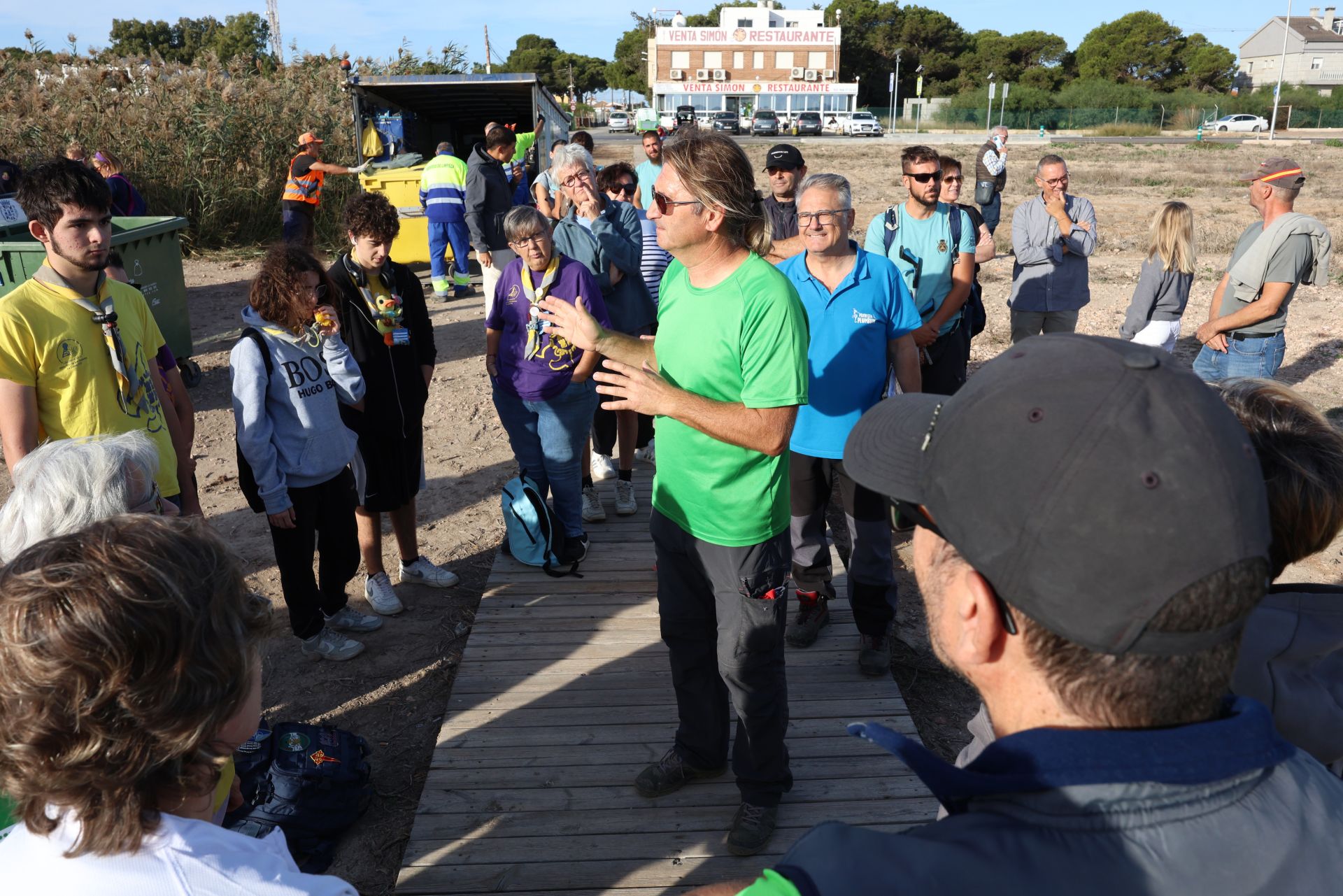 La recogida de basura en el paraje natural Menhir del Rame, en el Mar Menor, en imágenes