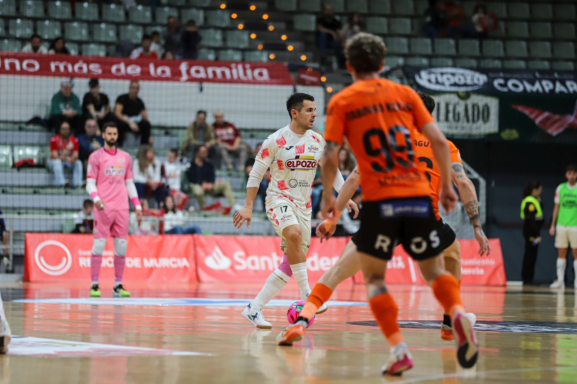 La victoria de ElPozo ante Ribera Navarra, en imágenes