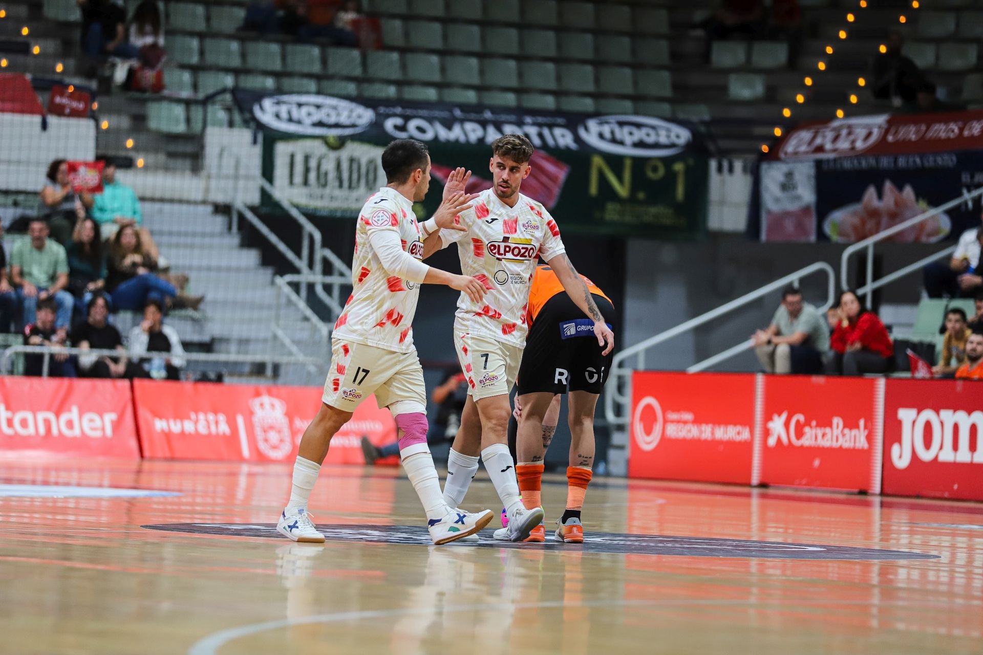 La victoria de ElPozo ante Ribera Navarra, en imágenes