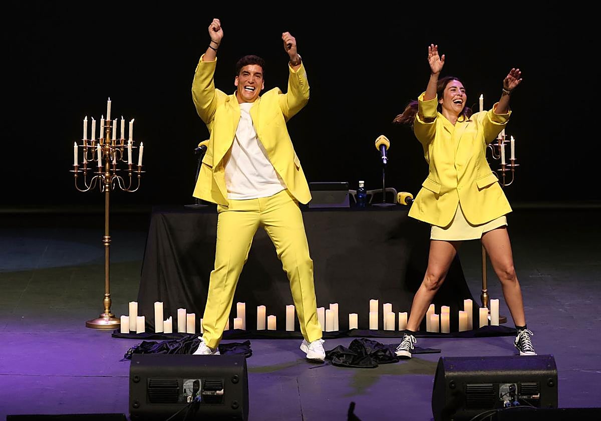 Risas y buen rollo en Murcia con el espectáculo de Xuso Jones y Ana Brito