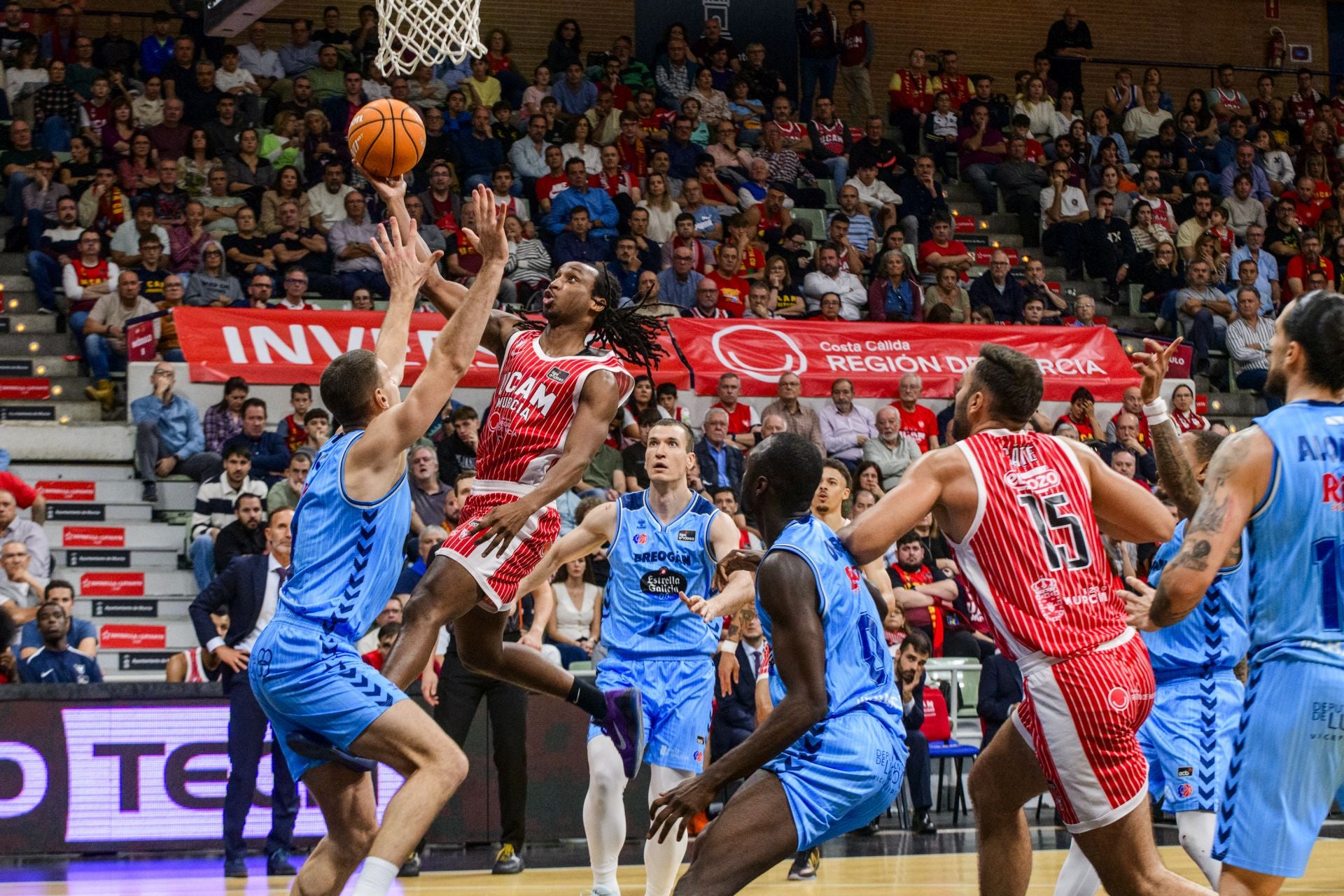 El UCAM Murcia cae prisionero de la trampa del Breogán, en imágenes