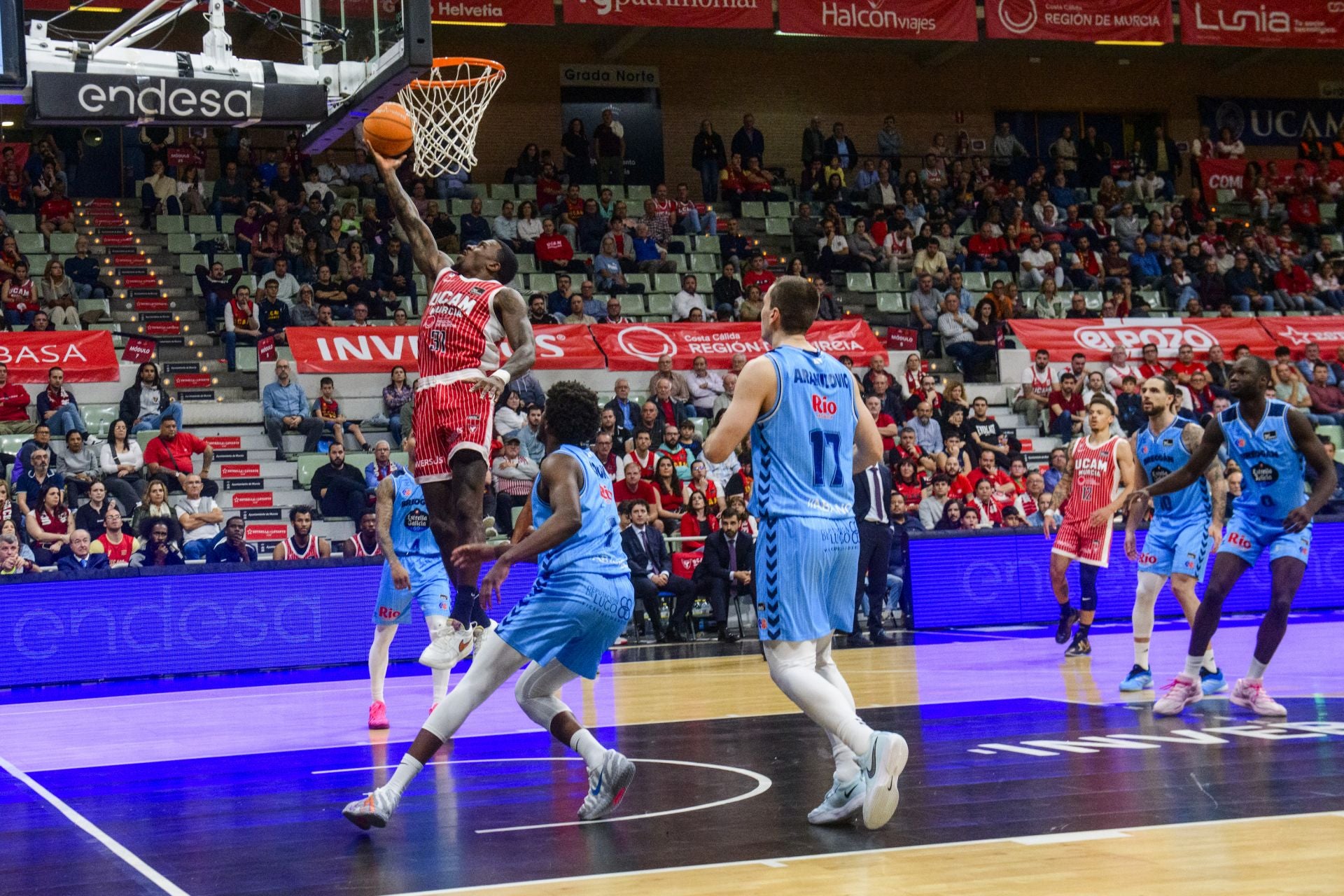 El UCAM Murcia cae prisionero de la trampa del Breogán, en imágenes