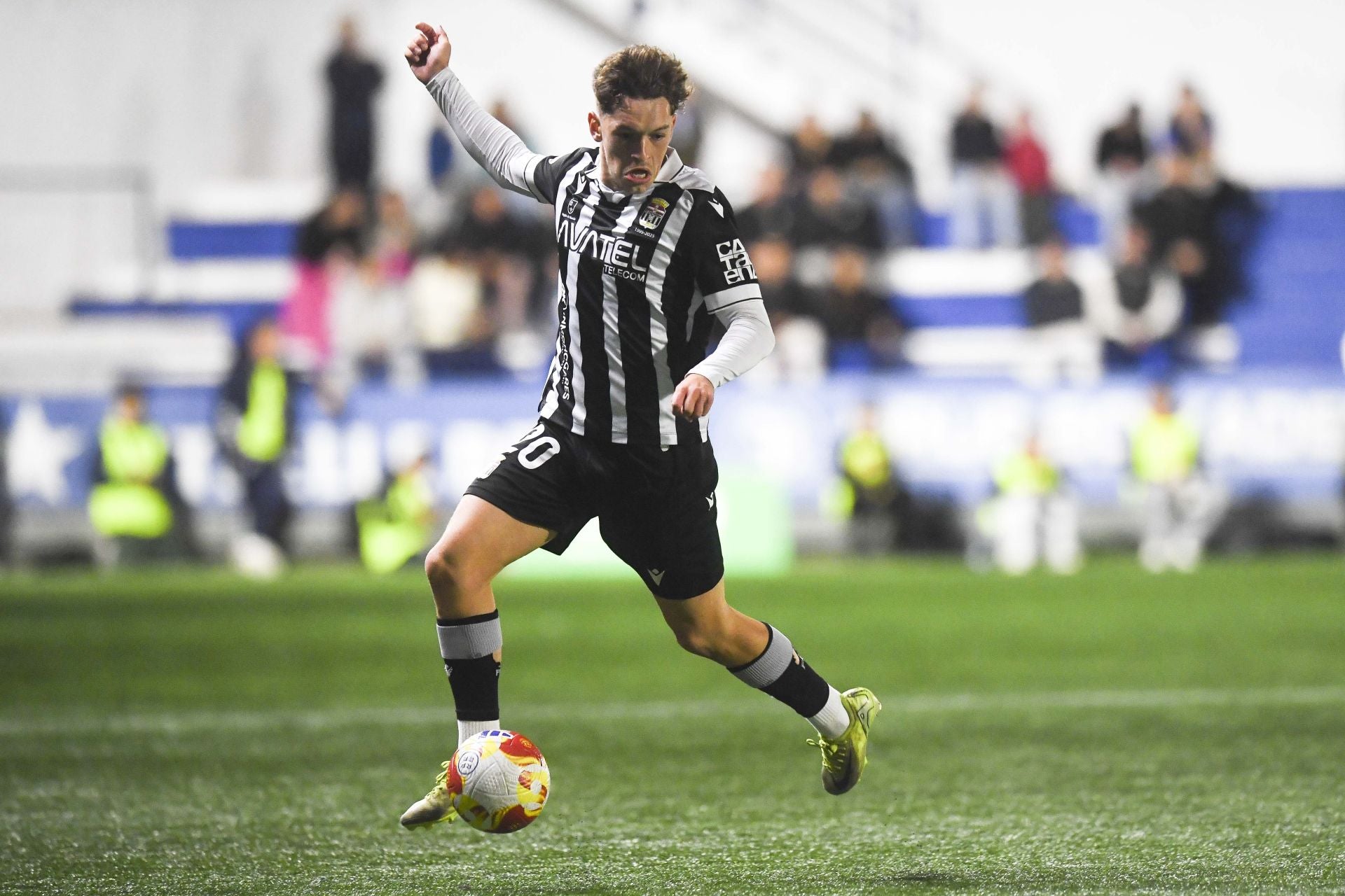 El FC Cartagena pierde ante la intensidad y calidad del Europa, en imágenes