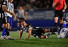 Pablo Larrea realizando una entrada.