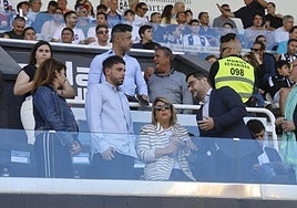 Arroyo, con gafas de sol en el palco, junto a Belmonte, en 2024.