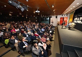 Pablo Ramírez, ciencia y vida en el Aula de Cultura de LA VERDAD, en imágenes