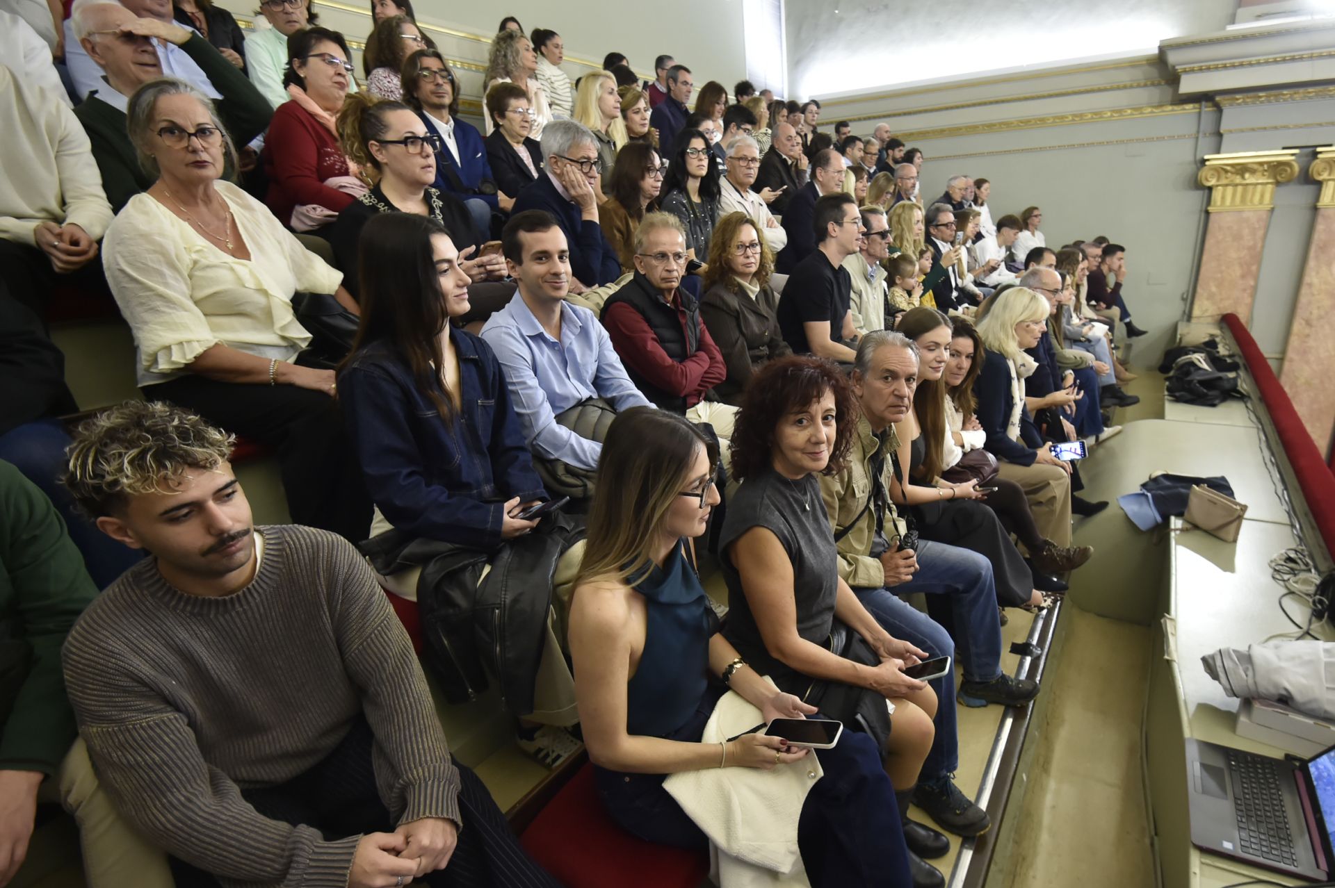Las imágenes de la toma de posesión como funcionarios de 45 nuevos bomberos en Murcia