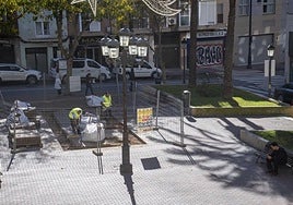 Los obreros hicieron acto de presencia ayer frente a la iglesia de la calle San Diego.