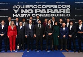 La delegación de la Región de Murcia que ha asistido esta mañana al acto empresarial del Corredor Mediterráneo en Valencia.