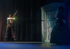 Pocos actores, un poderoso libreto y una atmósfera sugerente se dan cita en este montaje.