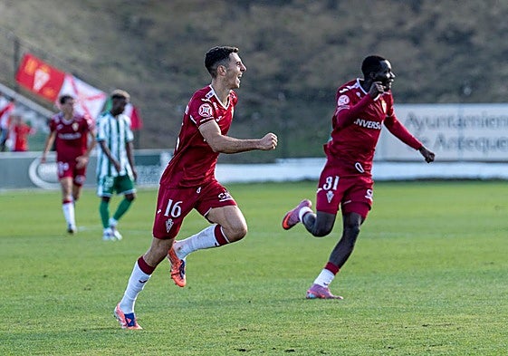 Antonio David celebrando el gol.
