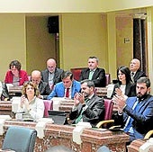 Bancada donde están los diputados de PSOE, Vox y Podemos-IU, durante el Pleno dle pasado miércoles en la Asamblea Regional.