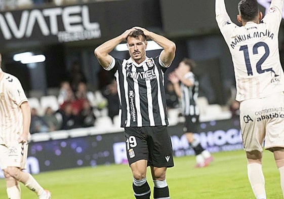 Chiki lamentando una acción fallada.