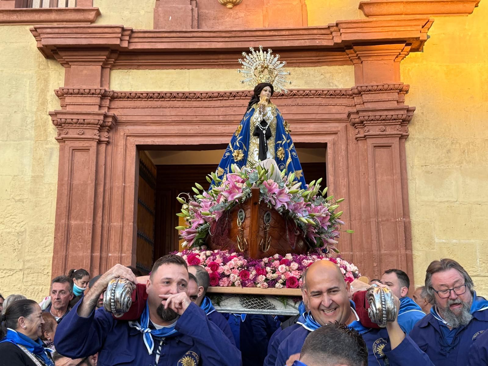 Miles de personas acompañan en romería a la Virgen de Bolnuevo en Mazarrón