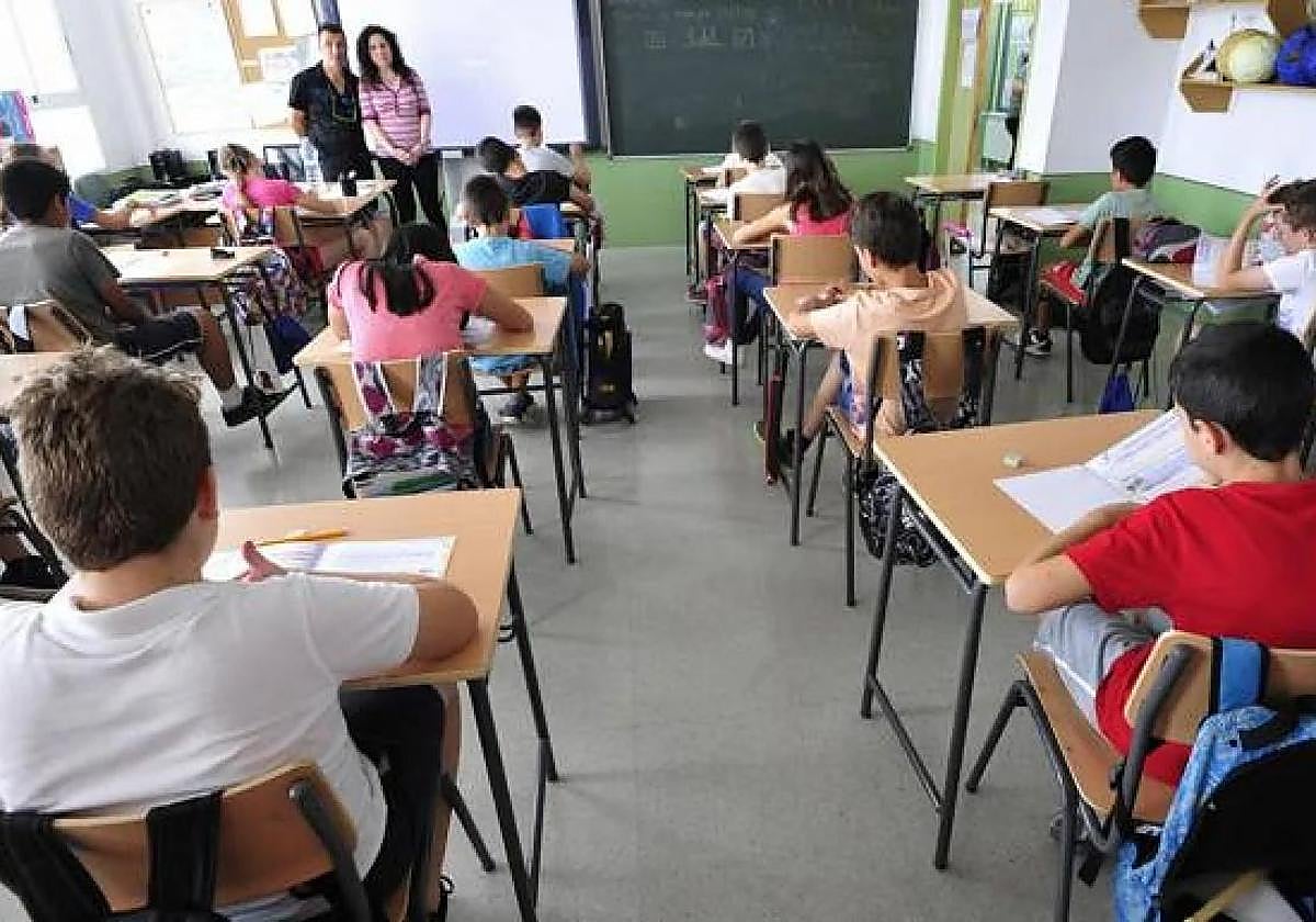 Alumnos en un aula de la Región de Murcia.