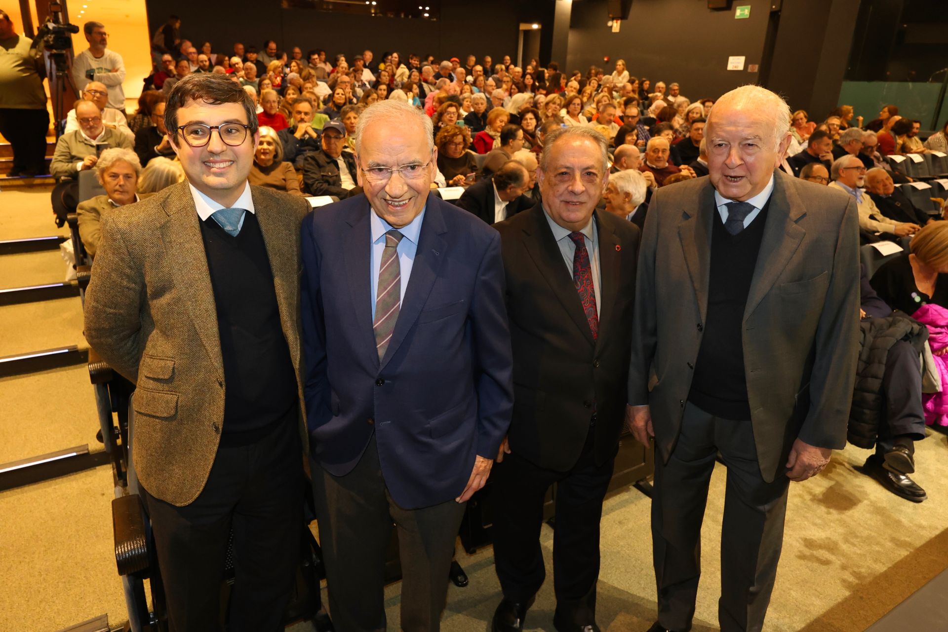 Las imágenes de Alfonso Guerra en Murcia en la conferencia &#039;Pensar la democracia&#039;