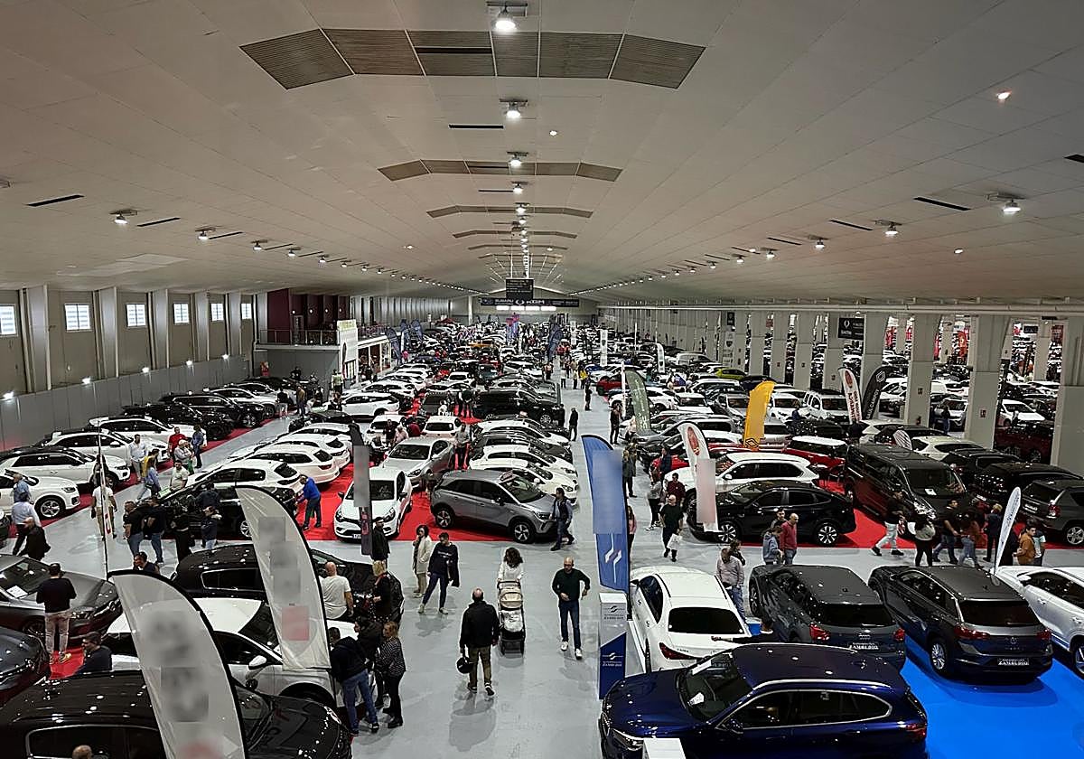 Amplia exposición de vehículos en las instalaciones de Ifepa, la pasada edición.