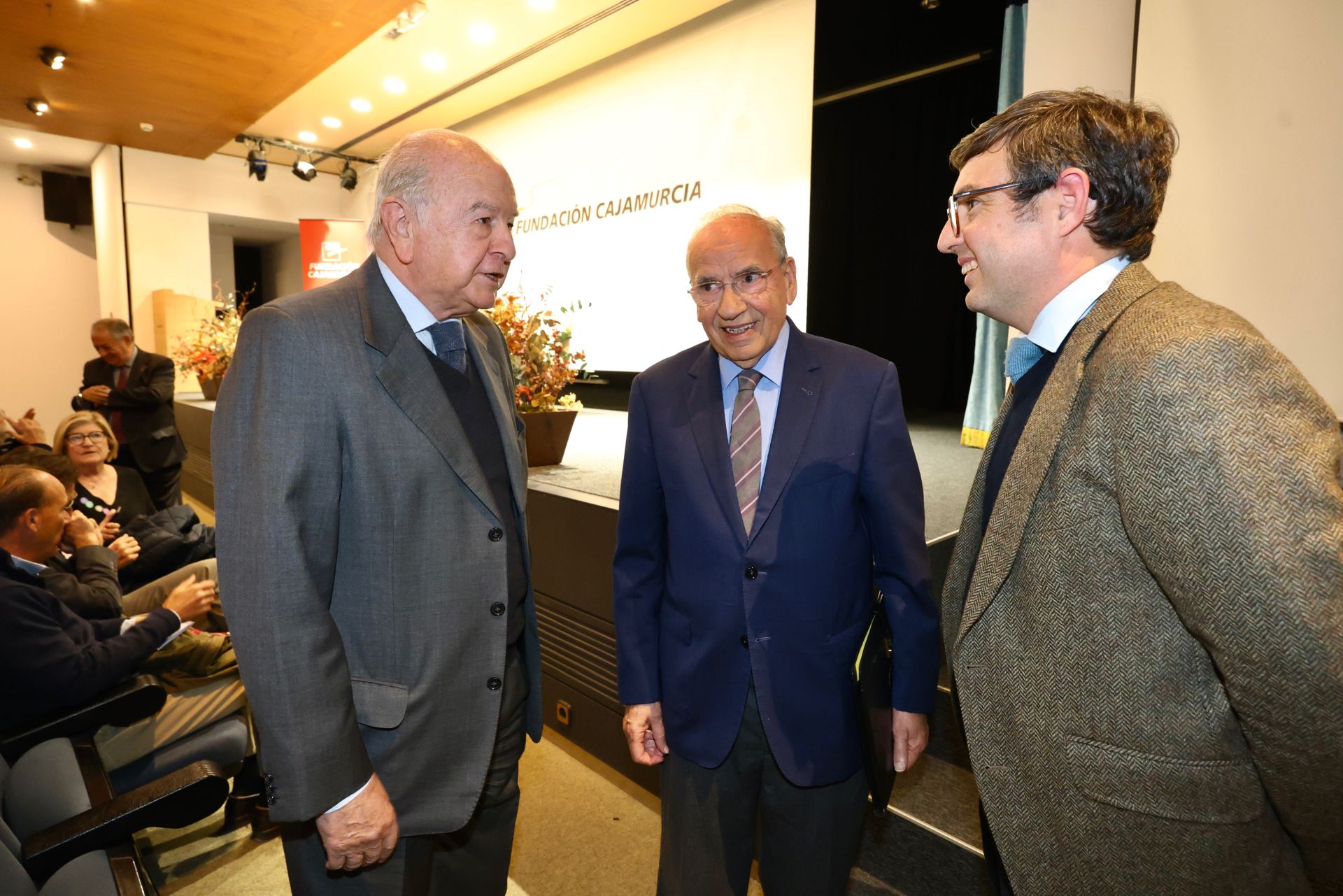 Las imágenes de Alfonso Guerra en Murcia en la conferencia &#039;Pensar la democracia&#039;