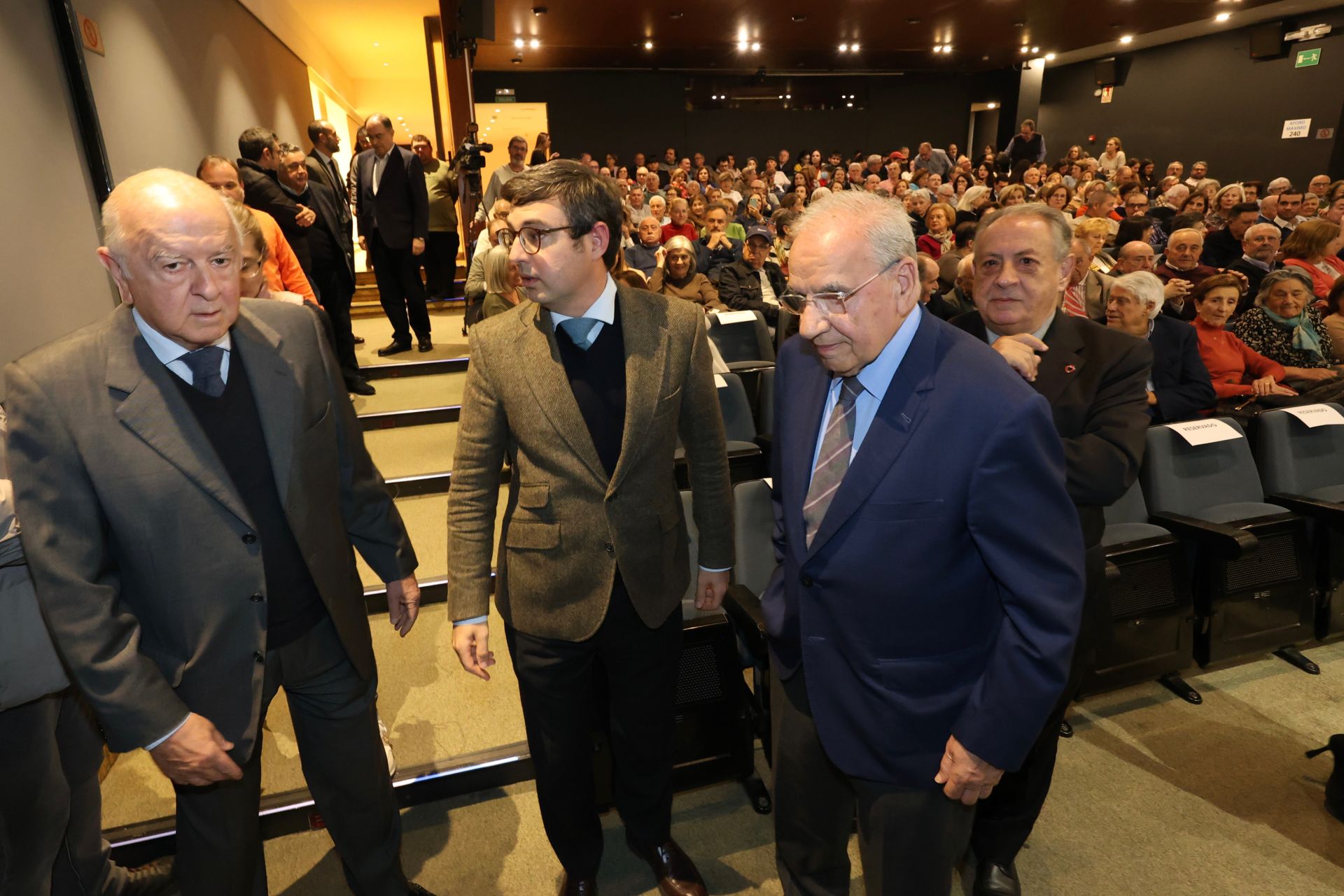 Las imágenes de Alfonso Guerra en Murcia en la conferencia &#039;Pensar la democracia&#039;