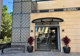 La entrada al hotel ASA Molina Plaza.