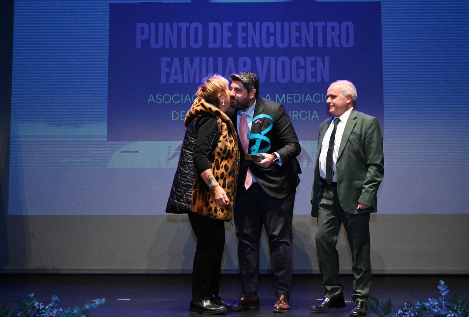 En imágenes, gala de entrega de los Premios 25N del Gobierno regional