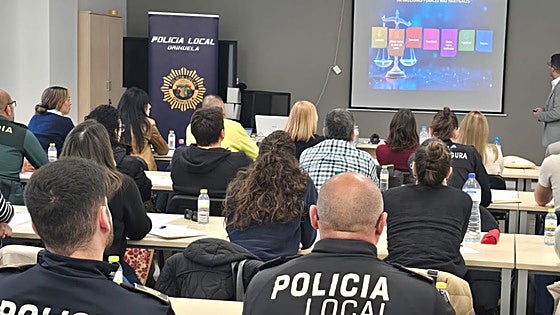 La Policía Local de Orihuela refuerza su formación en la atención a la violencia de género