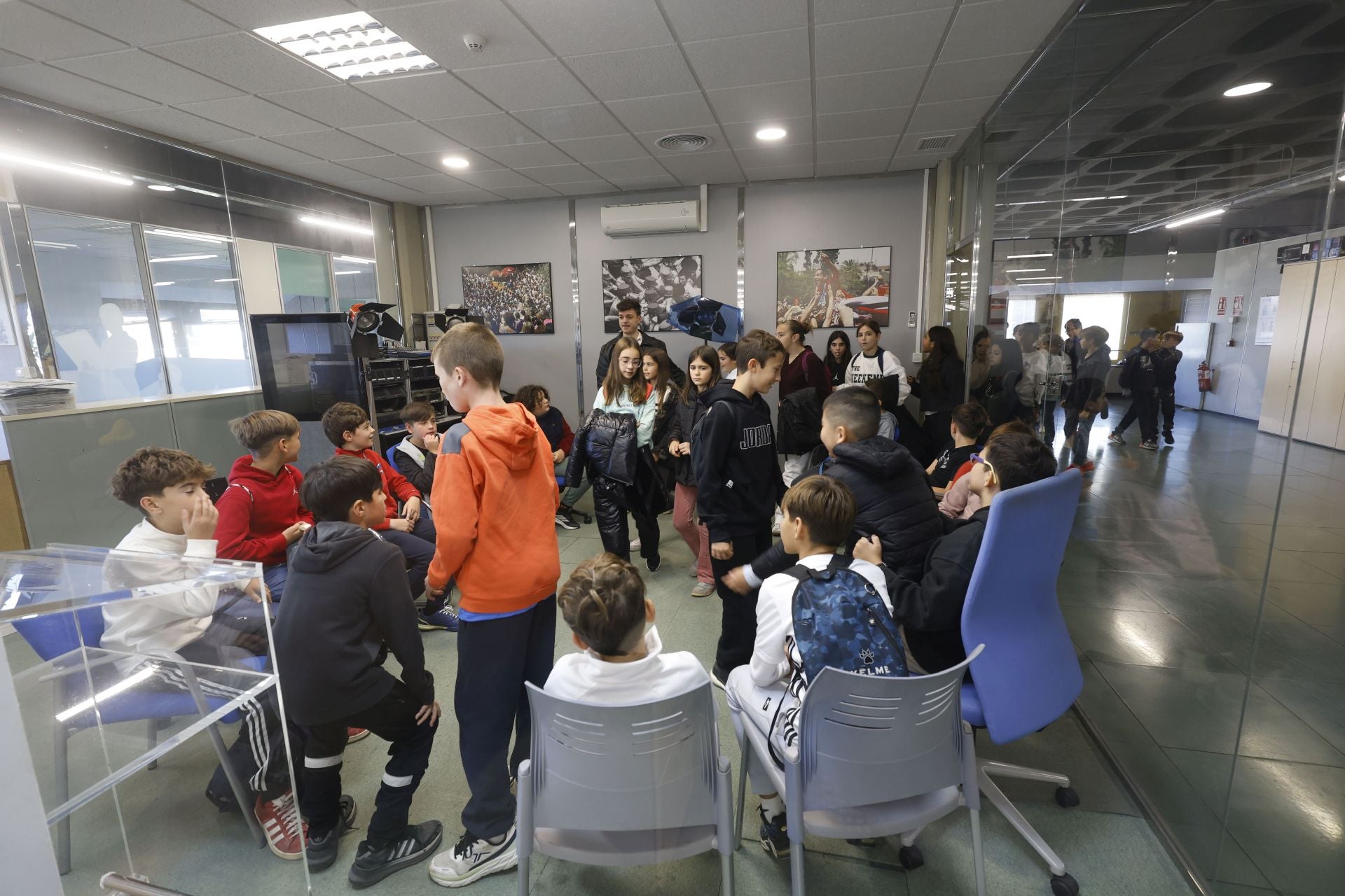 Los alumnos de del CEIP San Pablo de Murcia visitan LA VERDAD, en imágenes