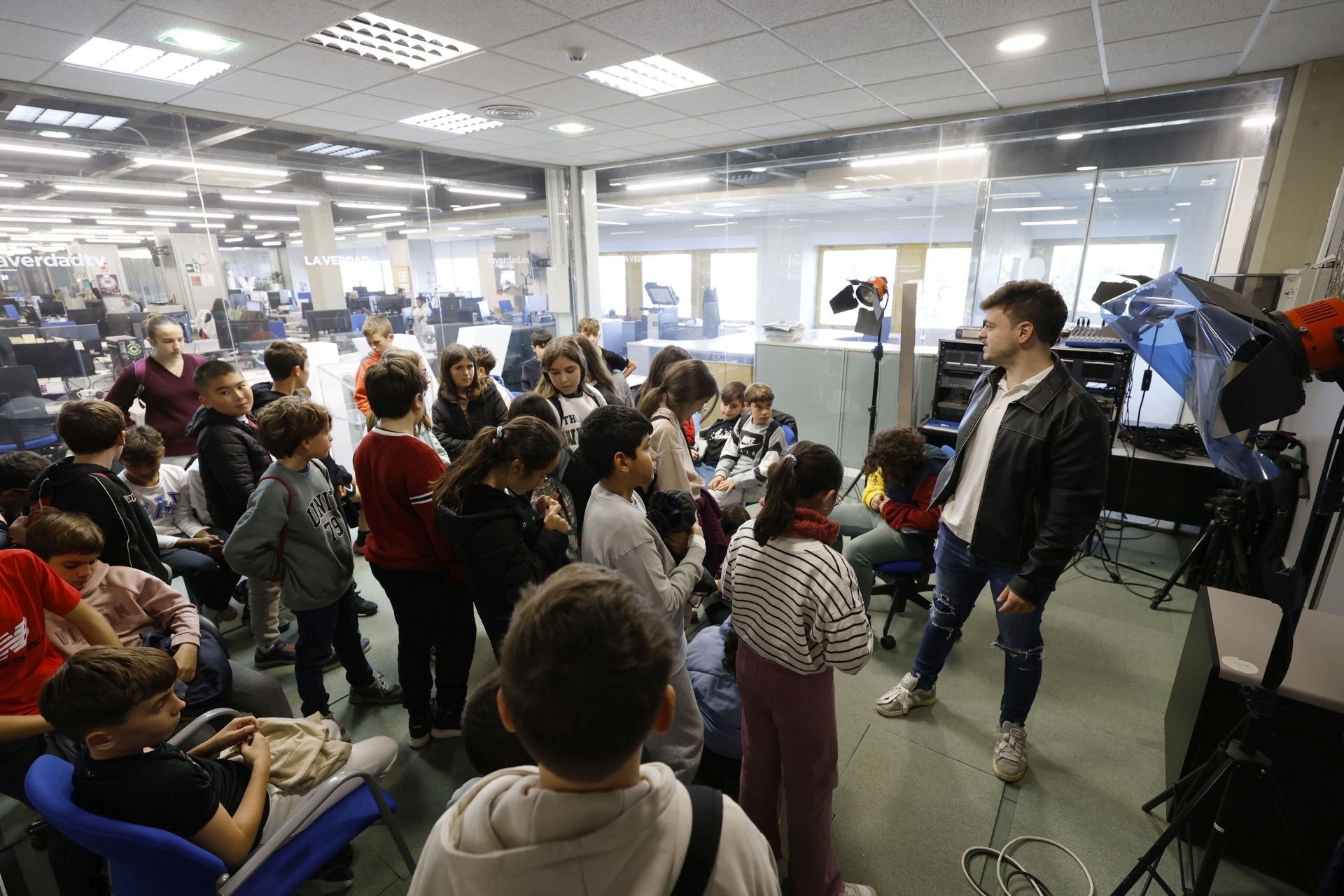 Los alumnos de del CEIP San Pablo de Murcia visitan LA VERDAD, en imágenes