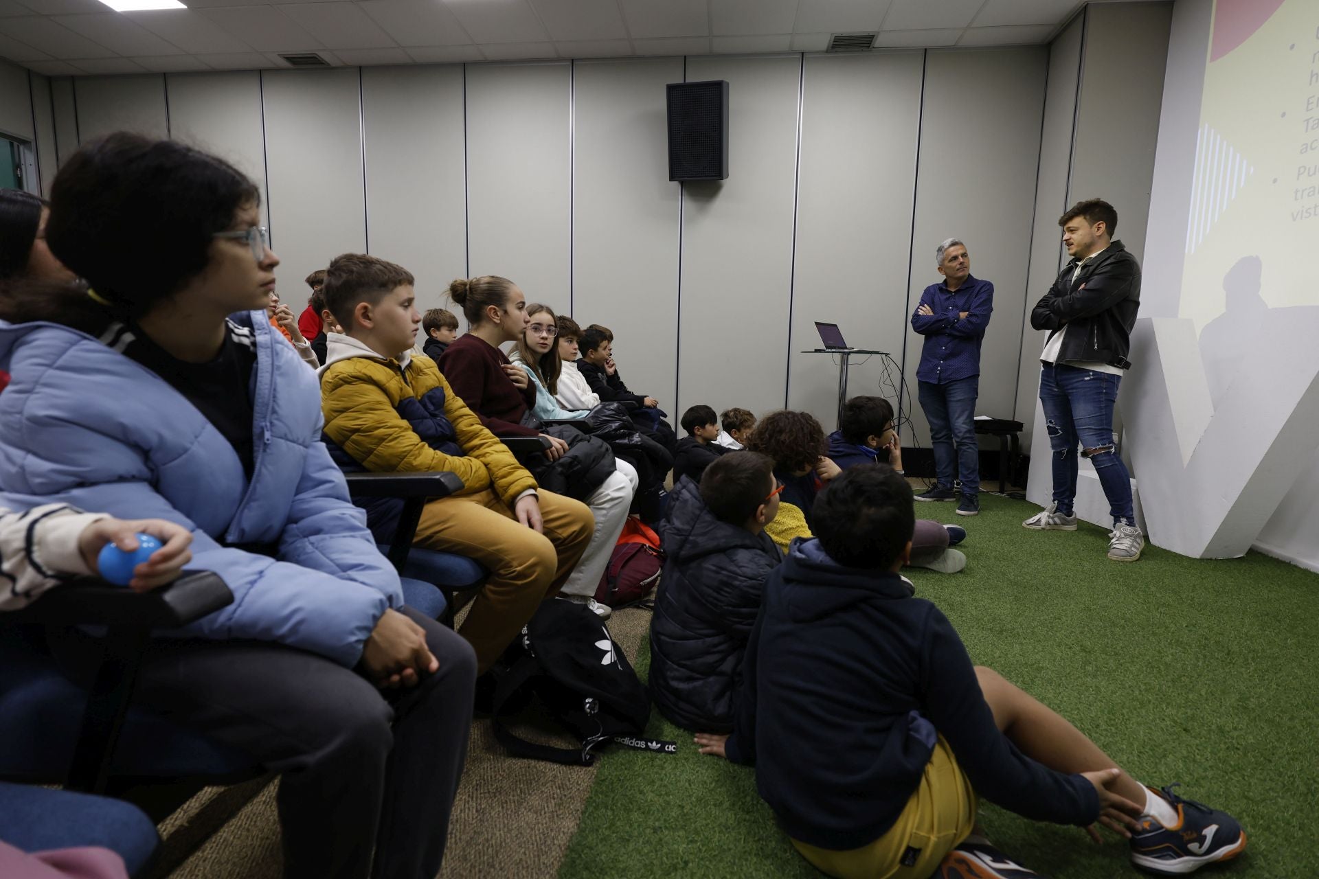 Los alumnos de del CEIP San Pablo de Murcia visitan LA VERDAD, en imágenes