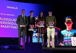 Máximo Quiles, África Pereñíguez y Fermín Aldeguer, con sus premios.