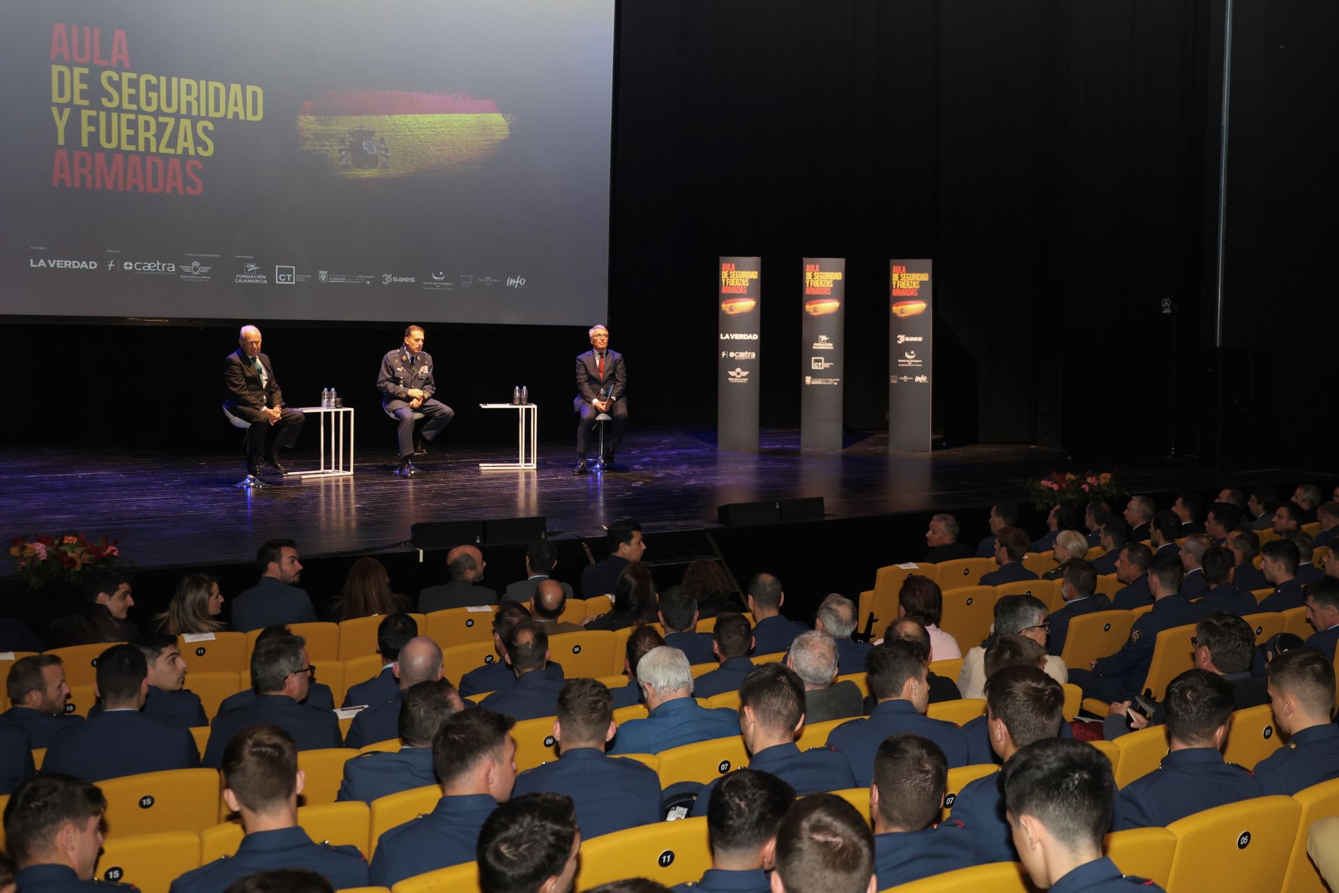 Las imágenes del Aula de Seguridad y Fuerzas Armadas de LA VERDAD celebrada en San Javier