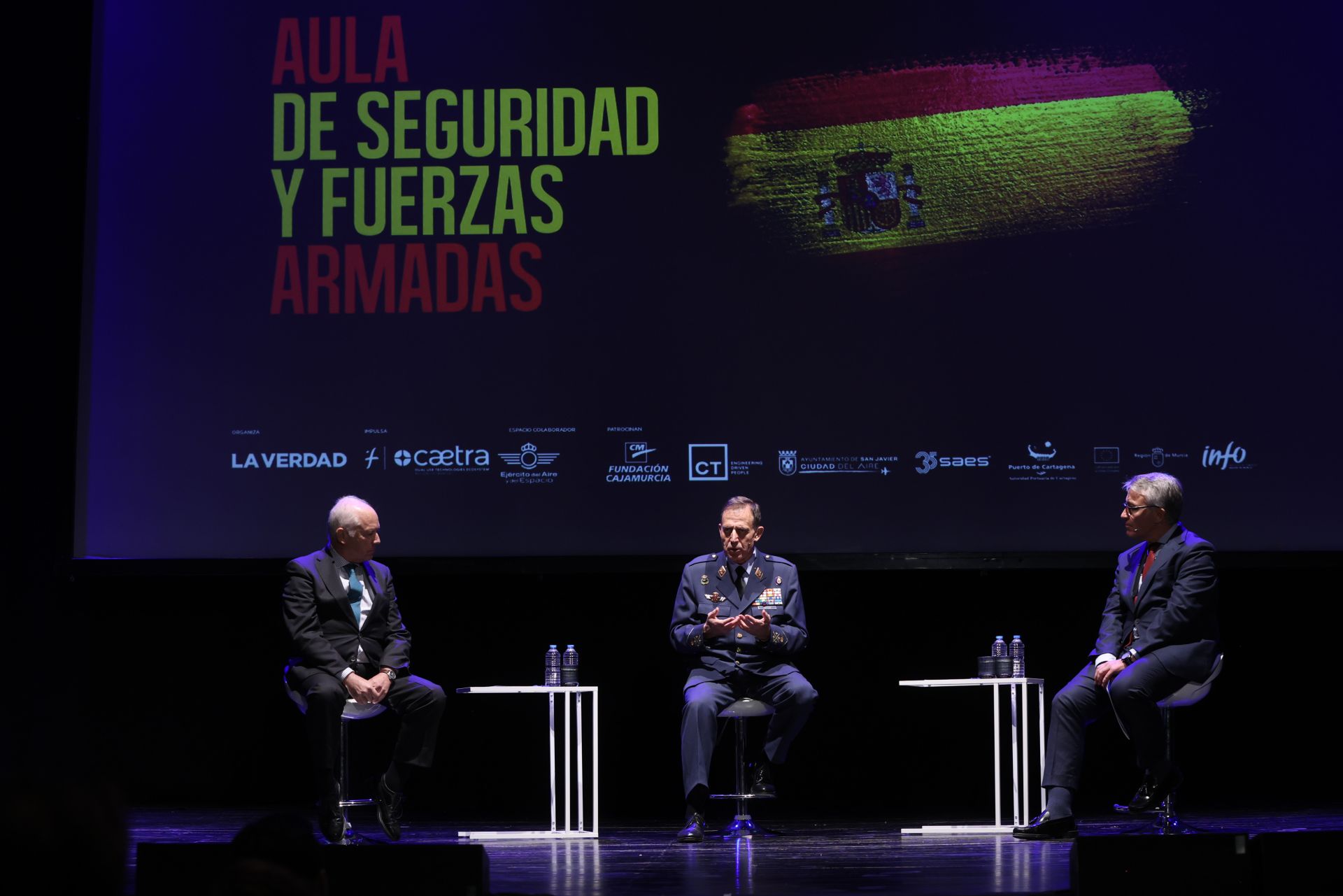 Las imágenes del Aula de Seguridad y Fuerzas Armadas de LA VERDAD celebrada en San Javier