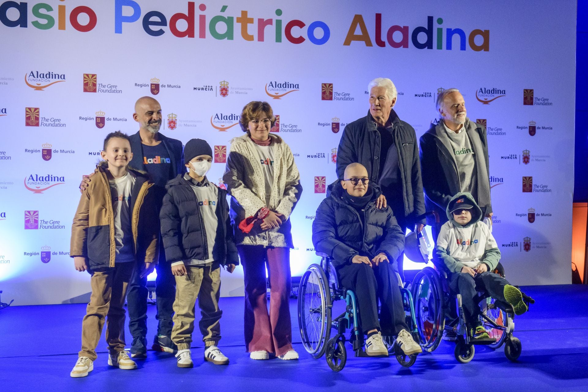 La visita de Richard Gere a La Arrixaca, en imágenes