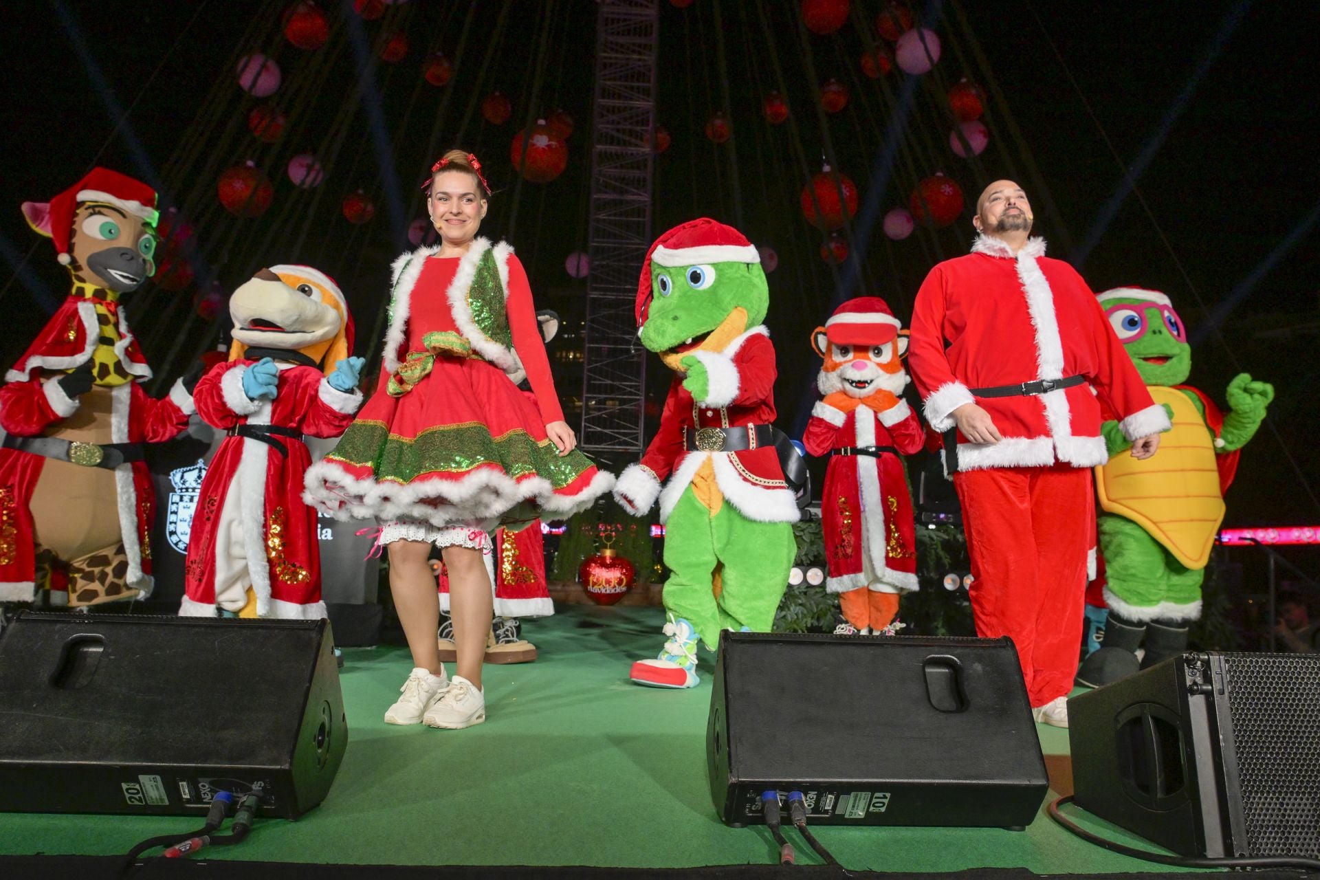 El encendido del árbol de Navidad de Murcia, en imágenes