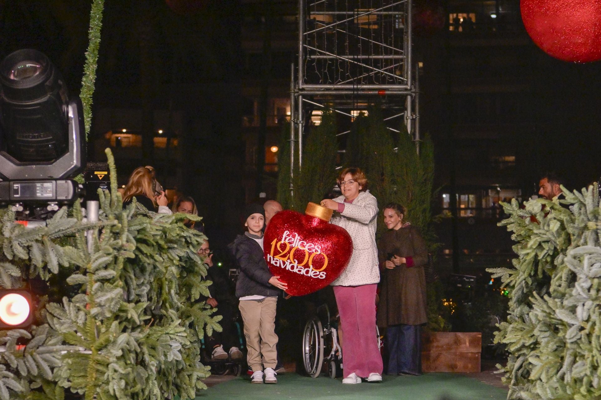 El encendido del árbol de Navidad de Murcia, en imágenes