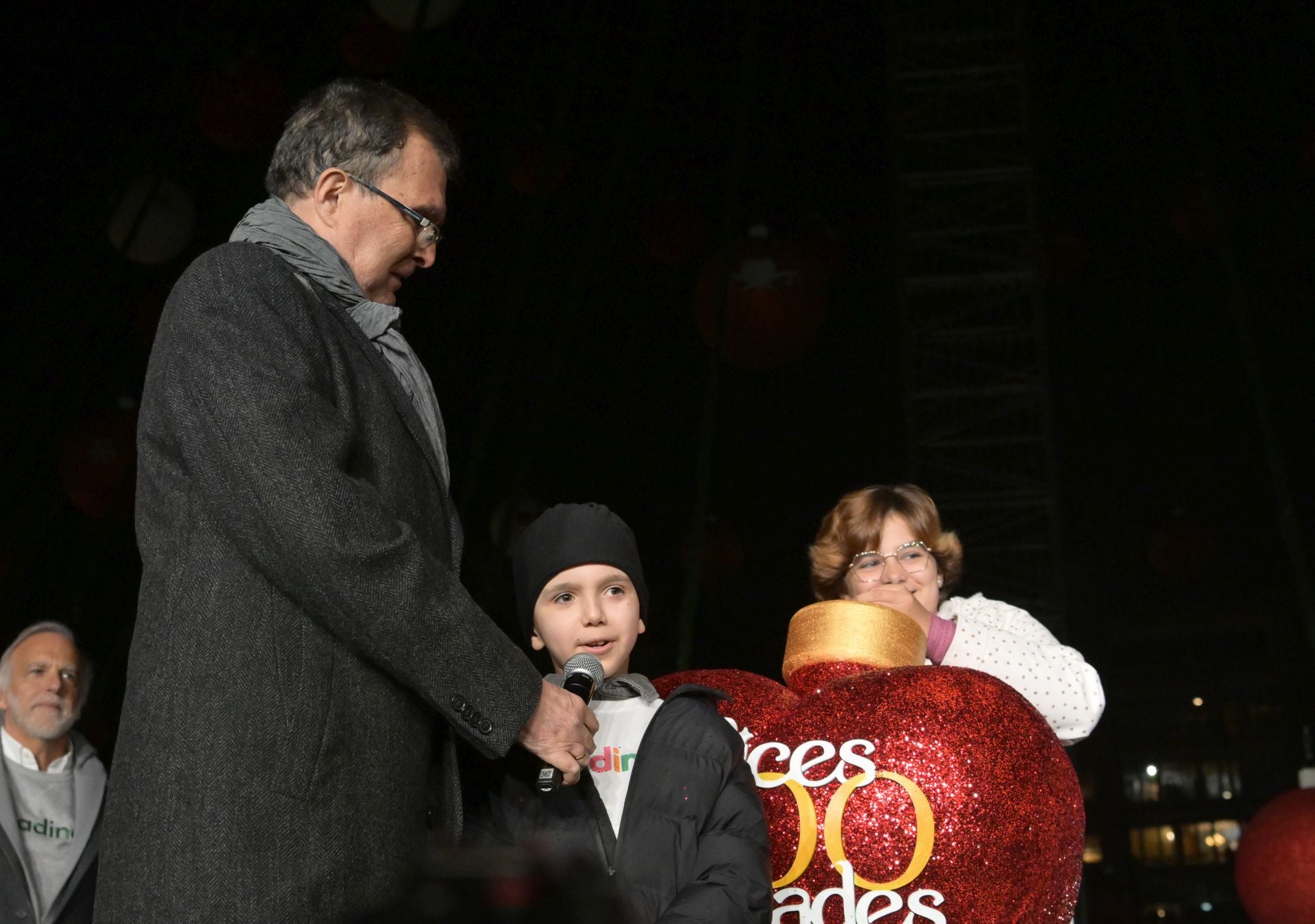 El encendido del árbol de Navidad de Murcia, en imágenes