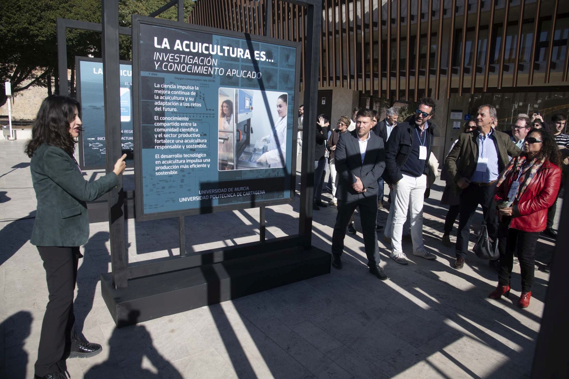 Las imágenes de la exposición &#039;La acuicultura es...&#039; en el Puerto de Cartagena