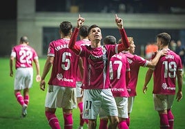 Luismi celebrando el gol.
