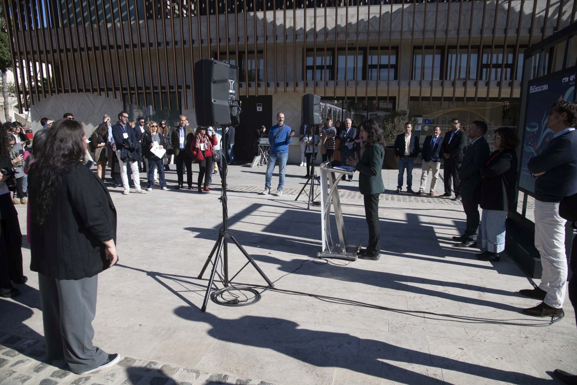 Las imágenes de la exposición &#039;La acuicultura es...&#039; en el Puerto de Cartagena