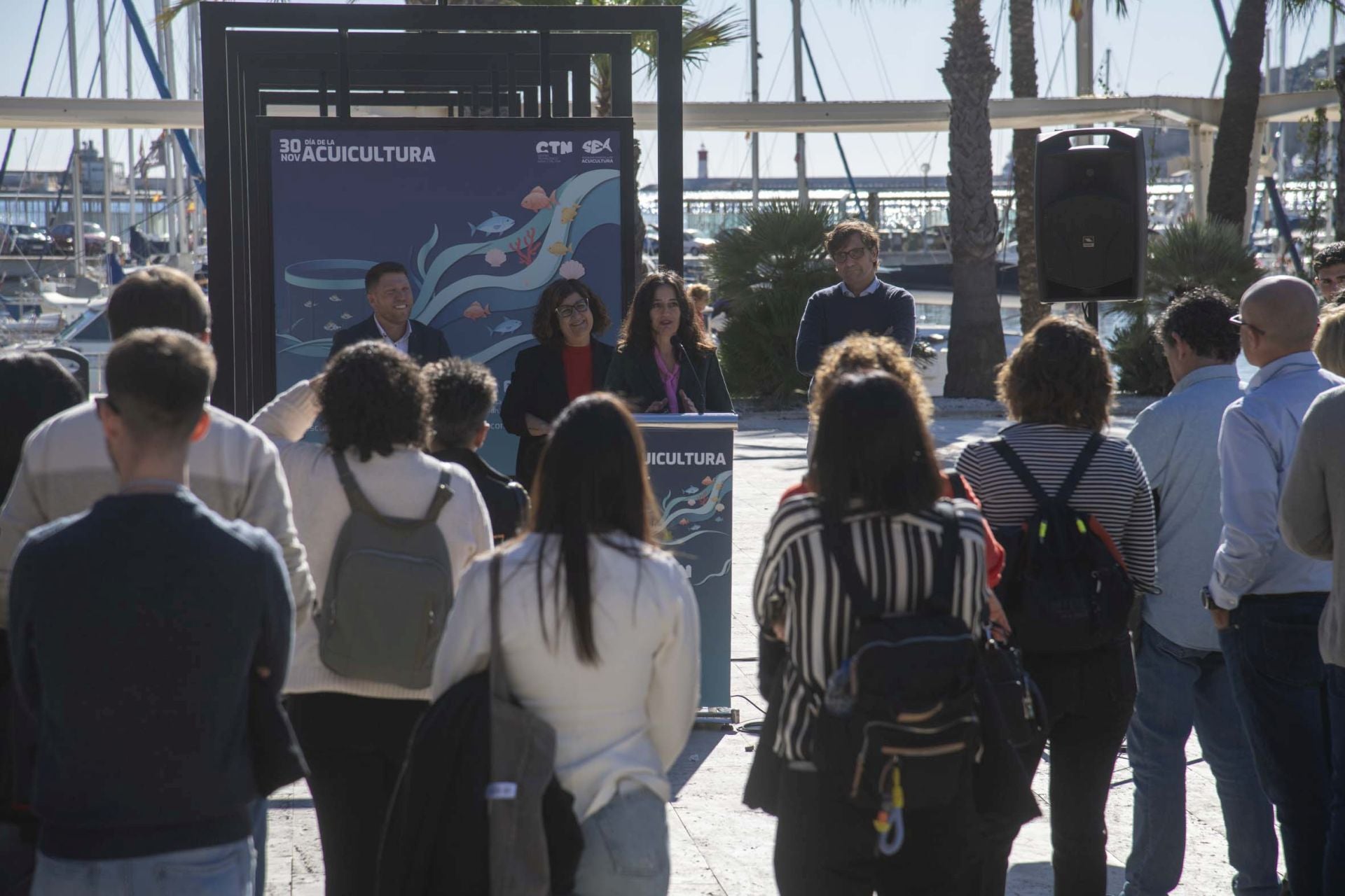 Las imágenes de la exposición &#039;La acuicultura es...&#039; en el Puerto de Cartagena