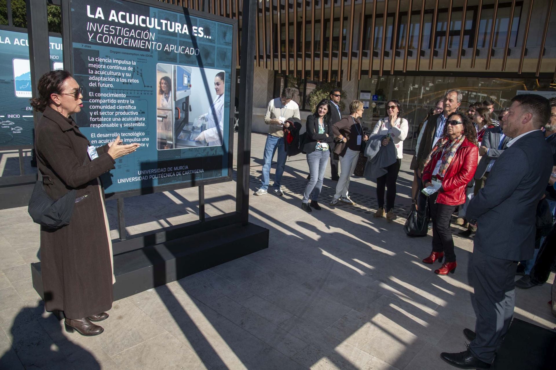 Las imágenes de la exposición &#039;La acuicultura es...&#039; en el Puerto de Cartagena