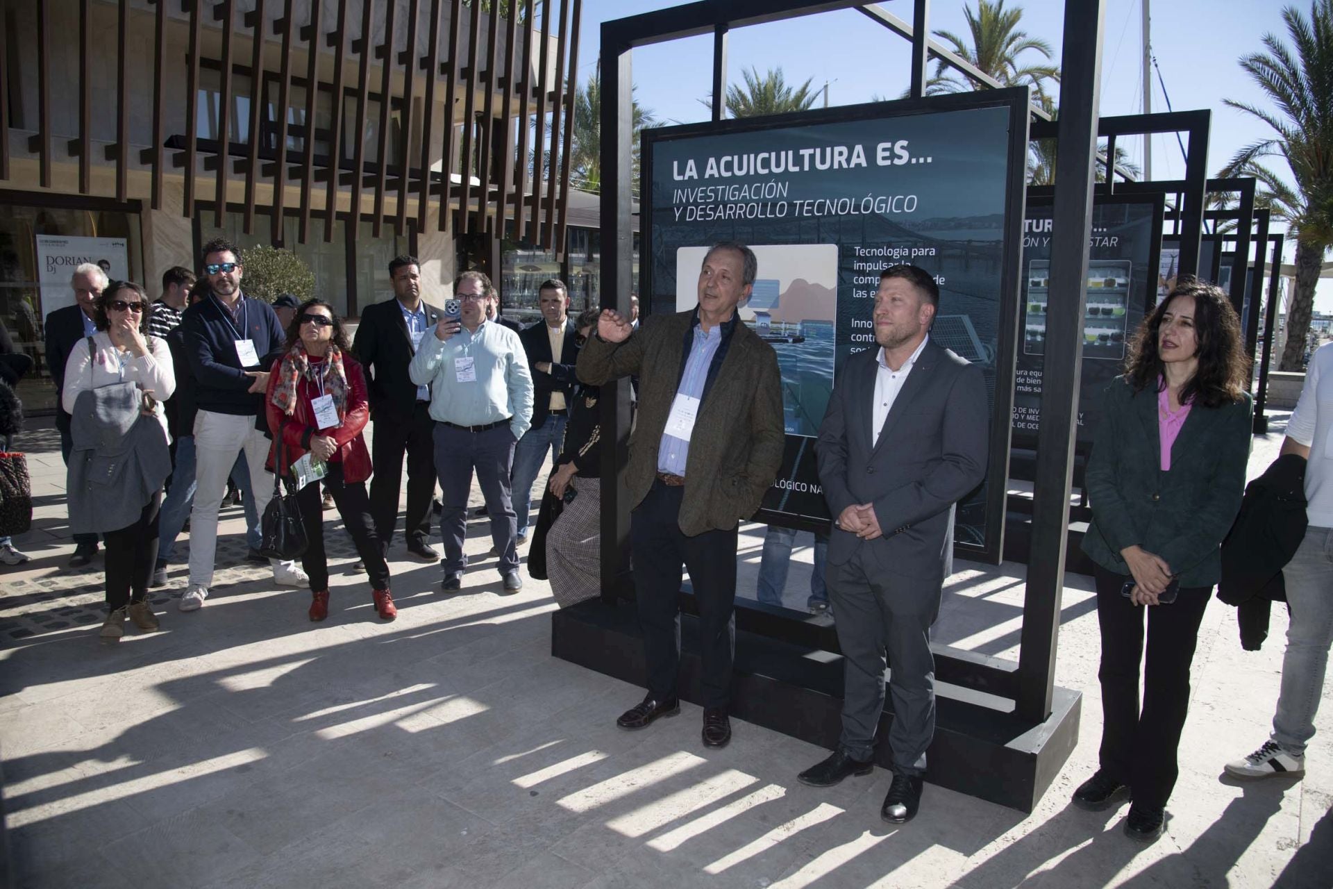 Las imágenes de la exposición &#039;La acuicultura es...&#039; en el Puerto de Cartagena