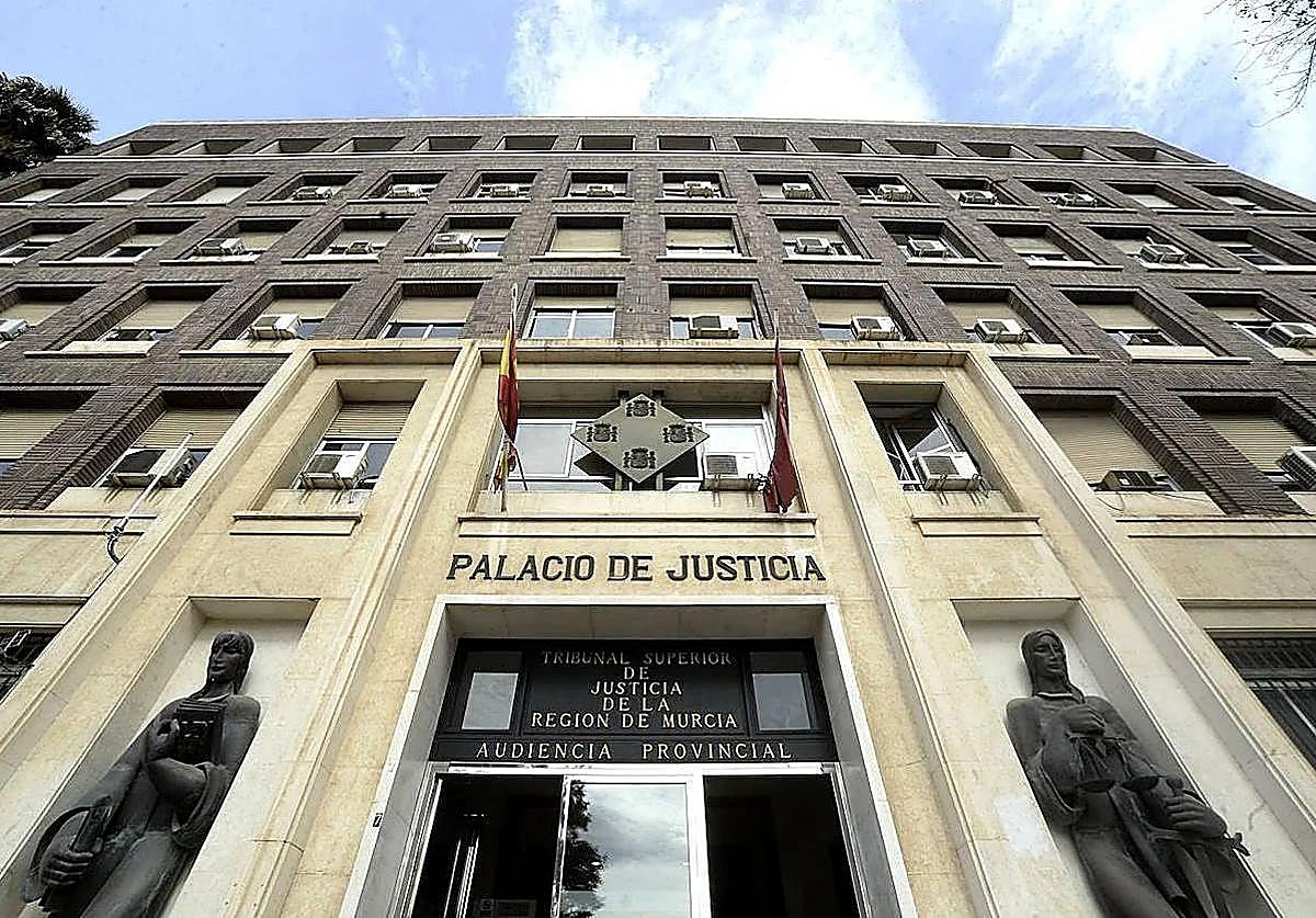 Fachada de la Audiencia Provincial.