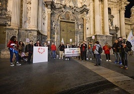 Concentración en Murcia por el Día Mundial del Sida, en imágenes