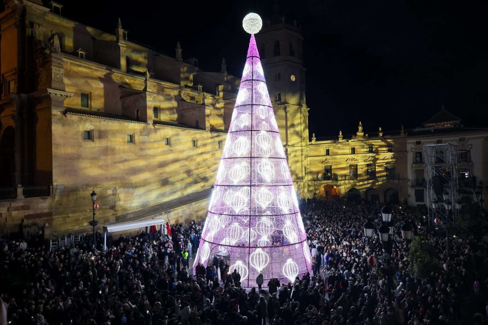 En imágenes, encendido de la Navidad en Lorca