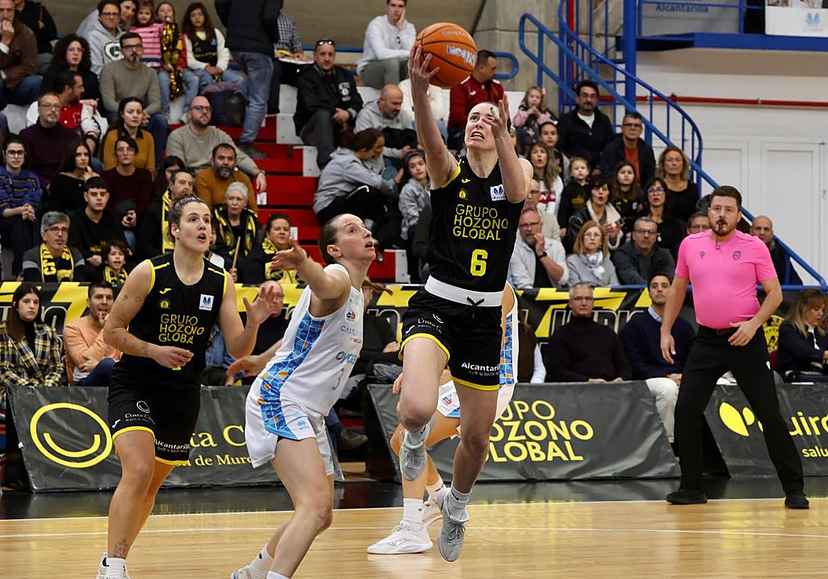 El partido entre el Hozono Jairis y el Perfumerías Avenida, en imágenes