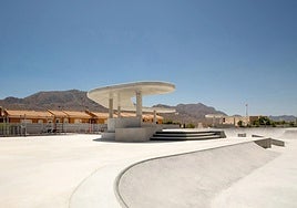 Vista de la pista municipal de patinaje vertical.