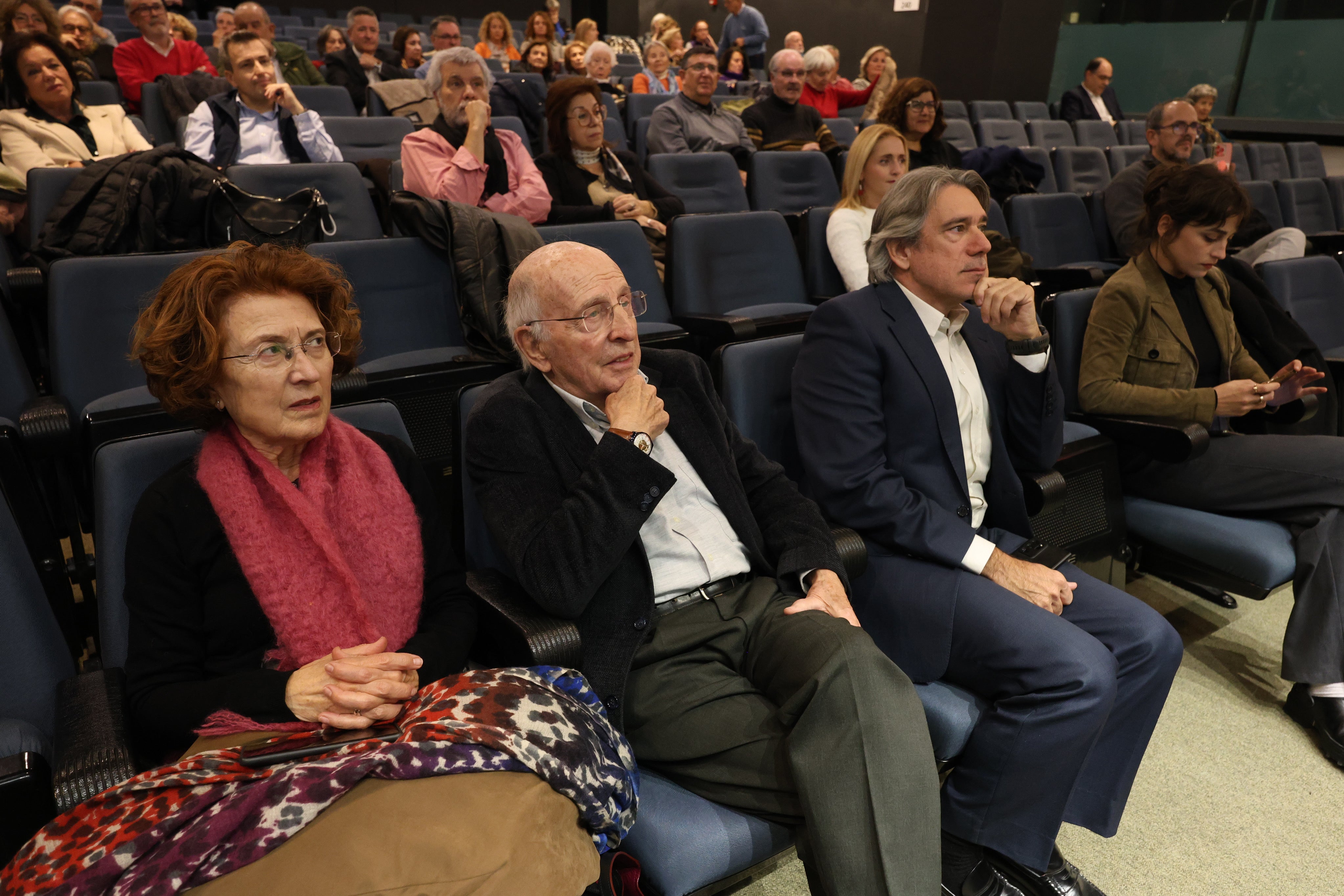 Las imágenes de Gabarrón en el aula de cultura de LA VERDAD